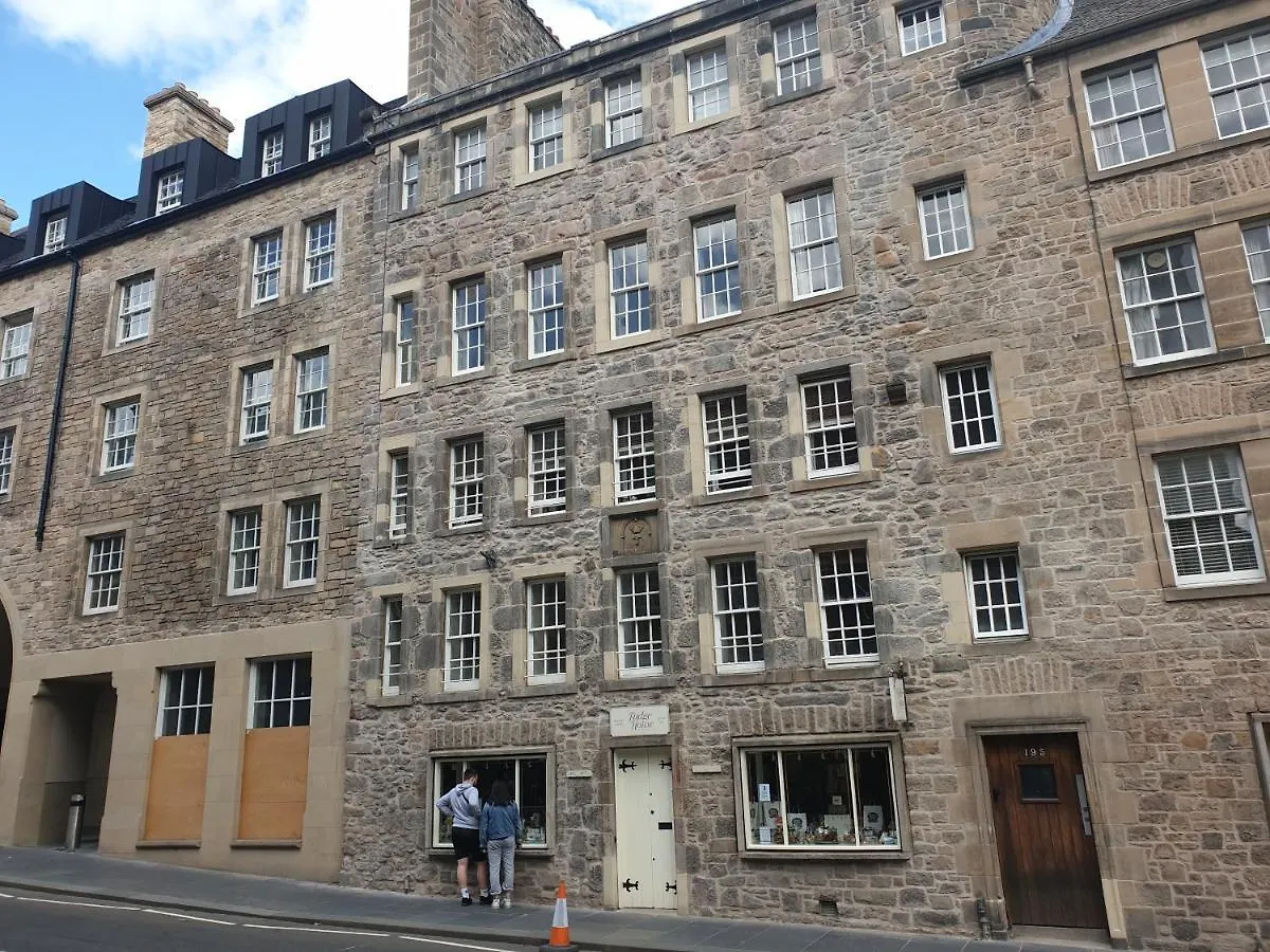 Canongate - Spacious And Historic 2 Bed Flat On Royal Mile contacts