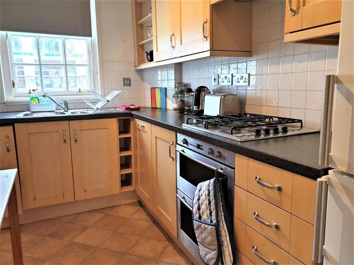 Canongate - Spacious And Historic 2 Bed Flat On Royal Mile Apartment Edinburgh United Kingdom