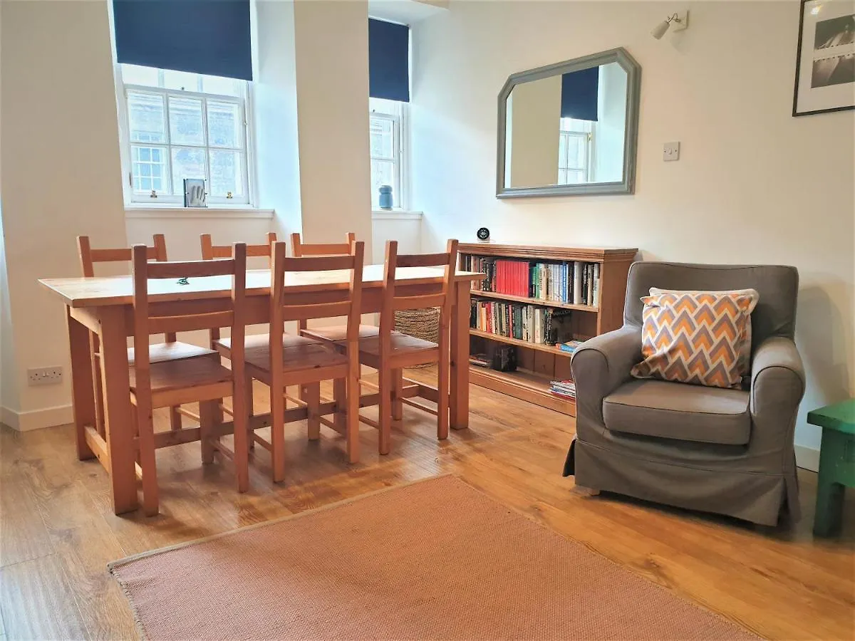 Canongate - Spacious And Historic 2 Bed Flat On Royal Mile Apartment Edinburgh 0*,  United Kingdom